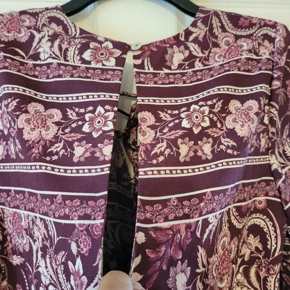 Show me your MUMU size large Tilly tie romper. Large. Color Wine - Picture 6 of 7